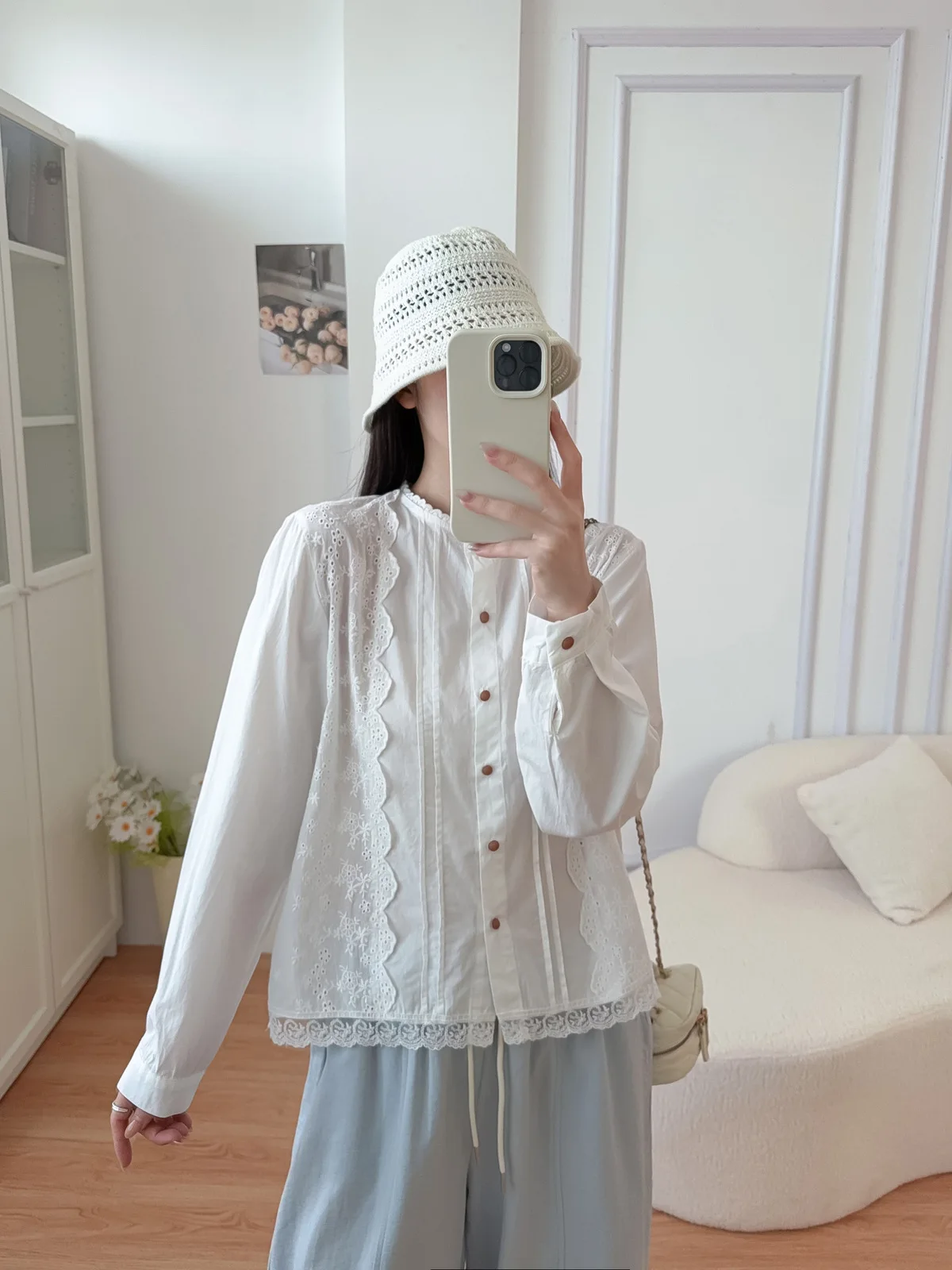 جديد 2025 الخريف قميص قطني بكم طويل ، المرأة الوقوف التطريز الدانتيل ، موري فتاة الفرنسية الحلو تخفيف شيك بلوزة فضفاضة T59717CC