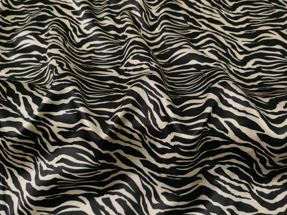 1 Meter x 1,48 Meter gestreifter Zebra-Satin-Druckstoff, weiches Futter – Detail 14