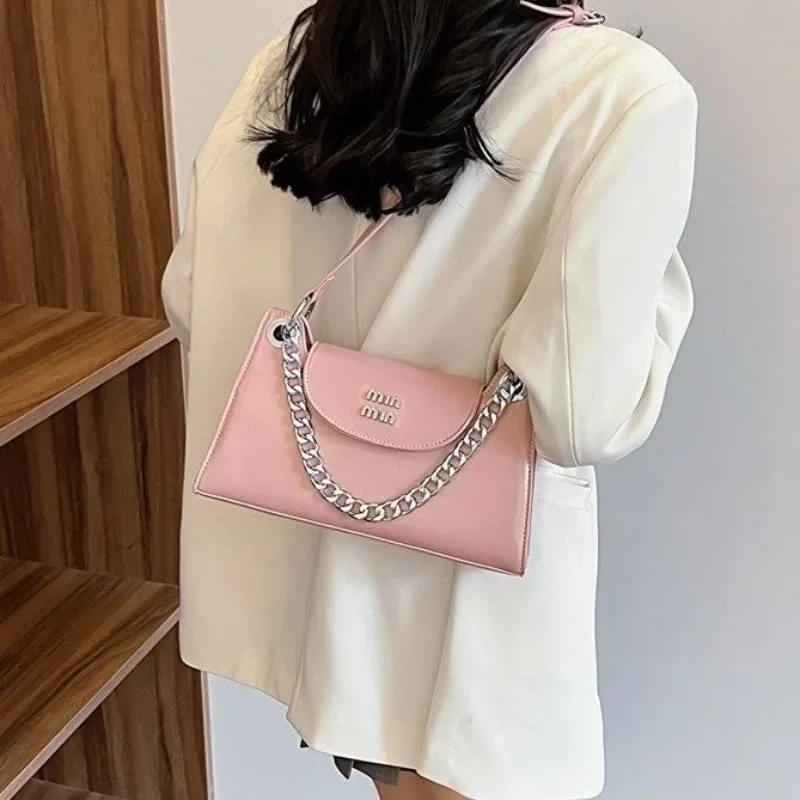 

2025 Chain Accent Square Bag, Vintage-Inspired Convertible Shoulder & Crossbody Purse for Women, Textured Day to Night Tote