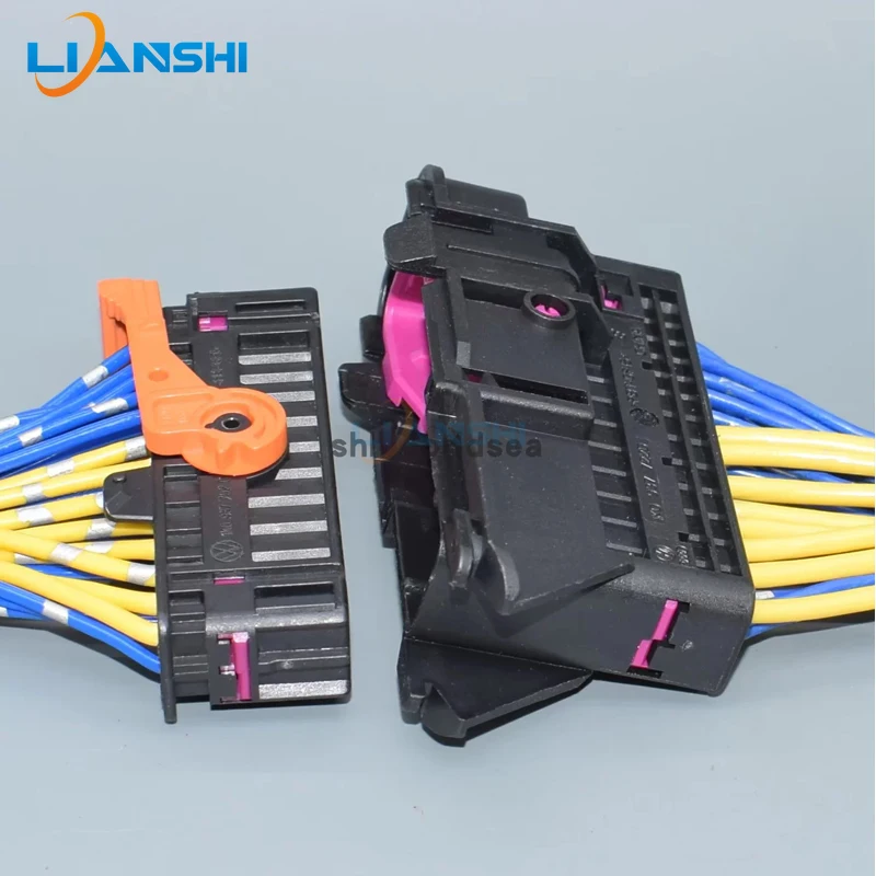 1pcs 28pin 1K0937702C/1K0937722D Wiring harness connectors for Volkswagen Lavida, Polo, and Passat door panels