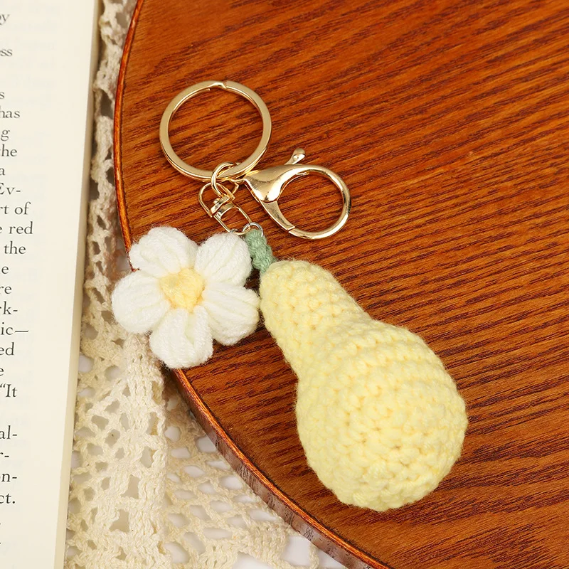 Creative Crochet Fruit Shape Pendant Keychains Unique Knitted Strawberry Keychains Car Key Ring Holder Charms Bags Ornaments