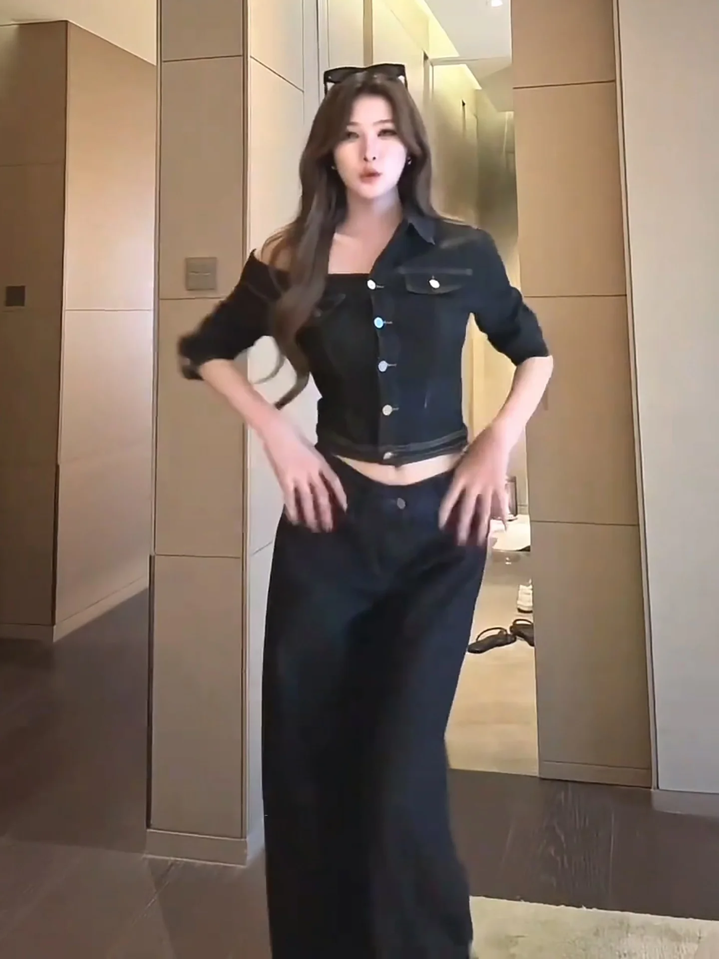 

Асимметричная джинсовая рубашка с рукавом до локтя, женская, в американском ретро-стиле, короткая куртка, модный дизайн, уникальная женская мода