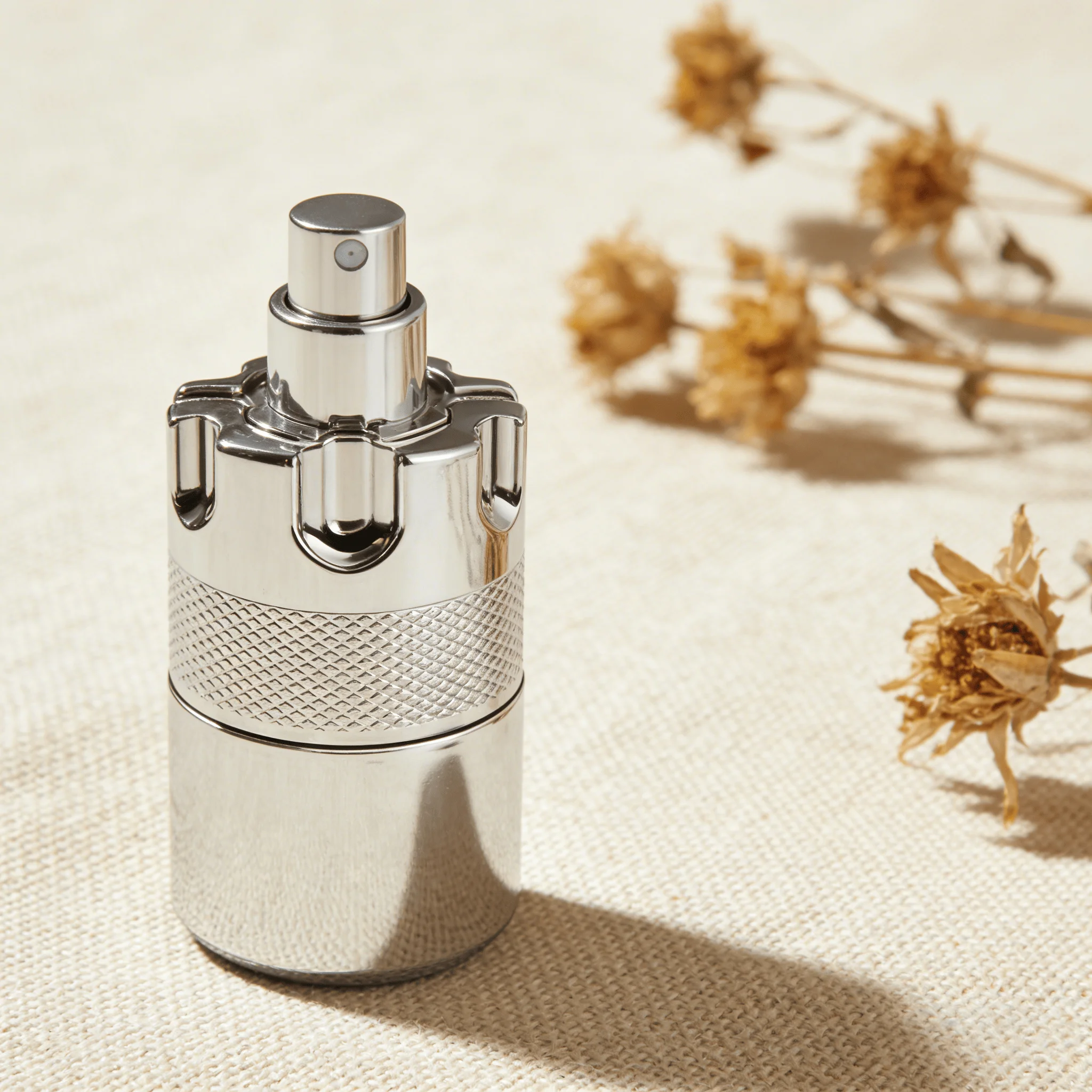 

100 мл The Most Wanted Parfum Charm Eau De Parfum — интенсивный пряный древесный соблазнительный аромат, стойкий парфюм для свиданий.