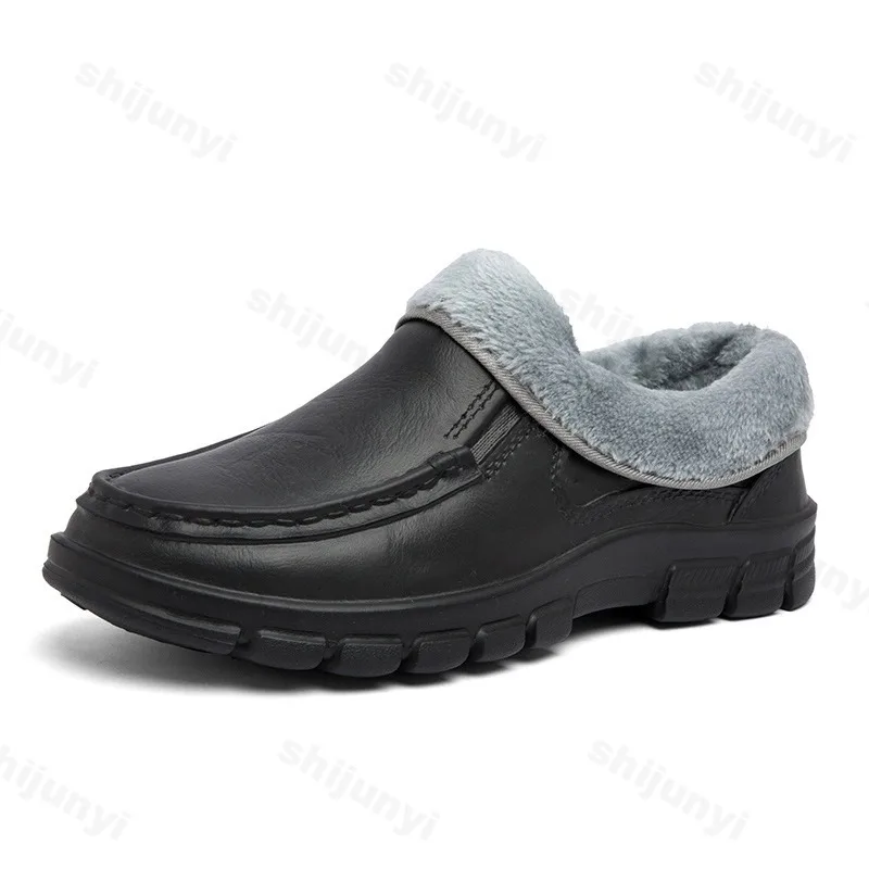 تصميم موجز منخفض أعلى أحذية قطنية غير رسمية للرجال 2025 شتاء جديد دافئ مريح موضة الاتجاه تنوعا أفخم أحذية مكتنزة