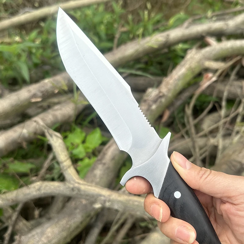 The fixed blade is made of rust-proof AISI 420 steel and is suitable for camping, wilderness survival, and home barbecue knives