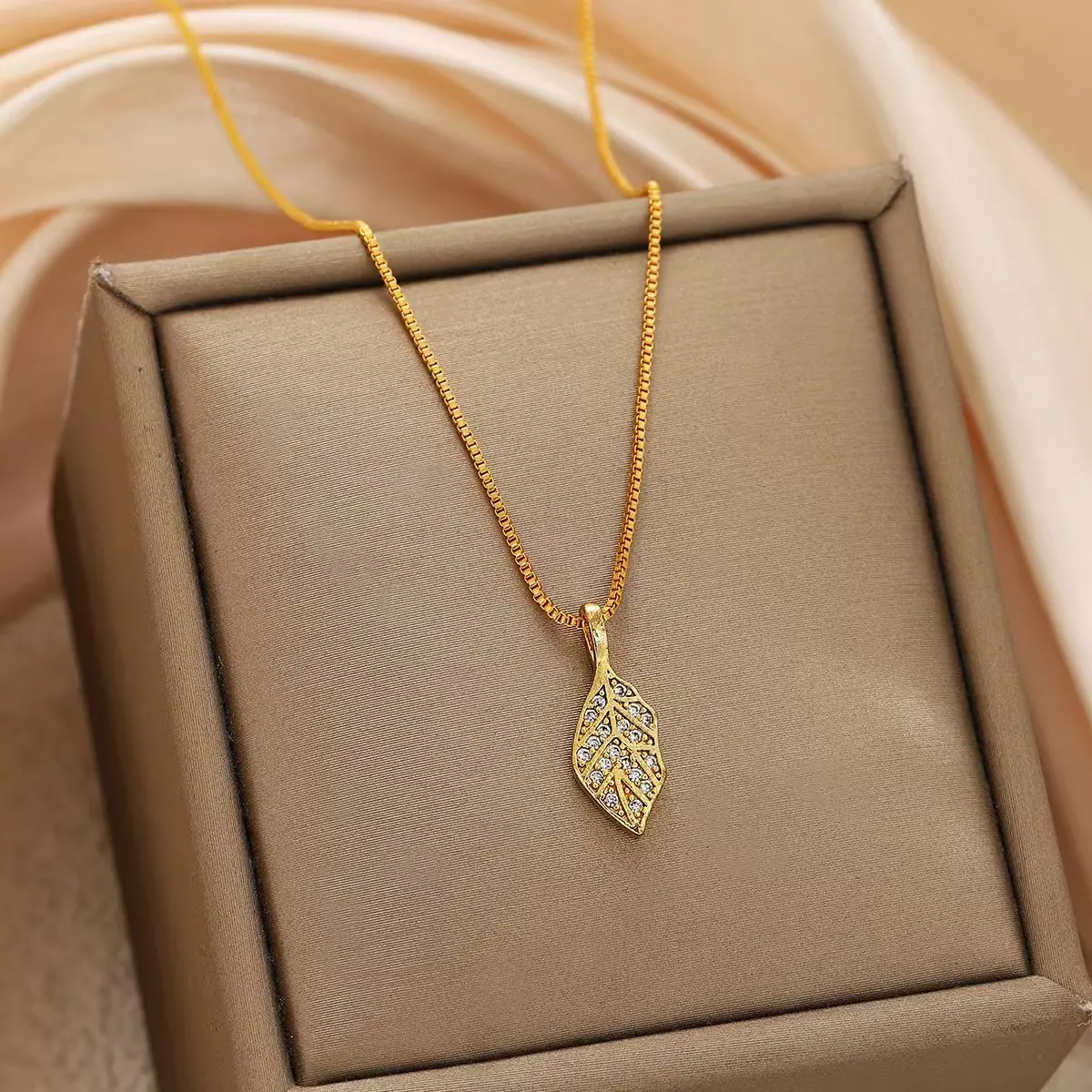 Stainless Steel Long with Baroque Pearls Necklace for Women Adjustable Chain Sweater Accessories Jewelry Gifts Wholesale