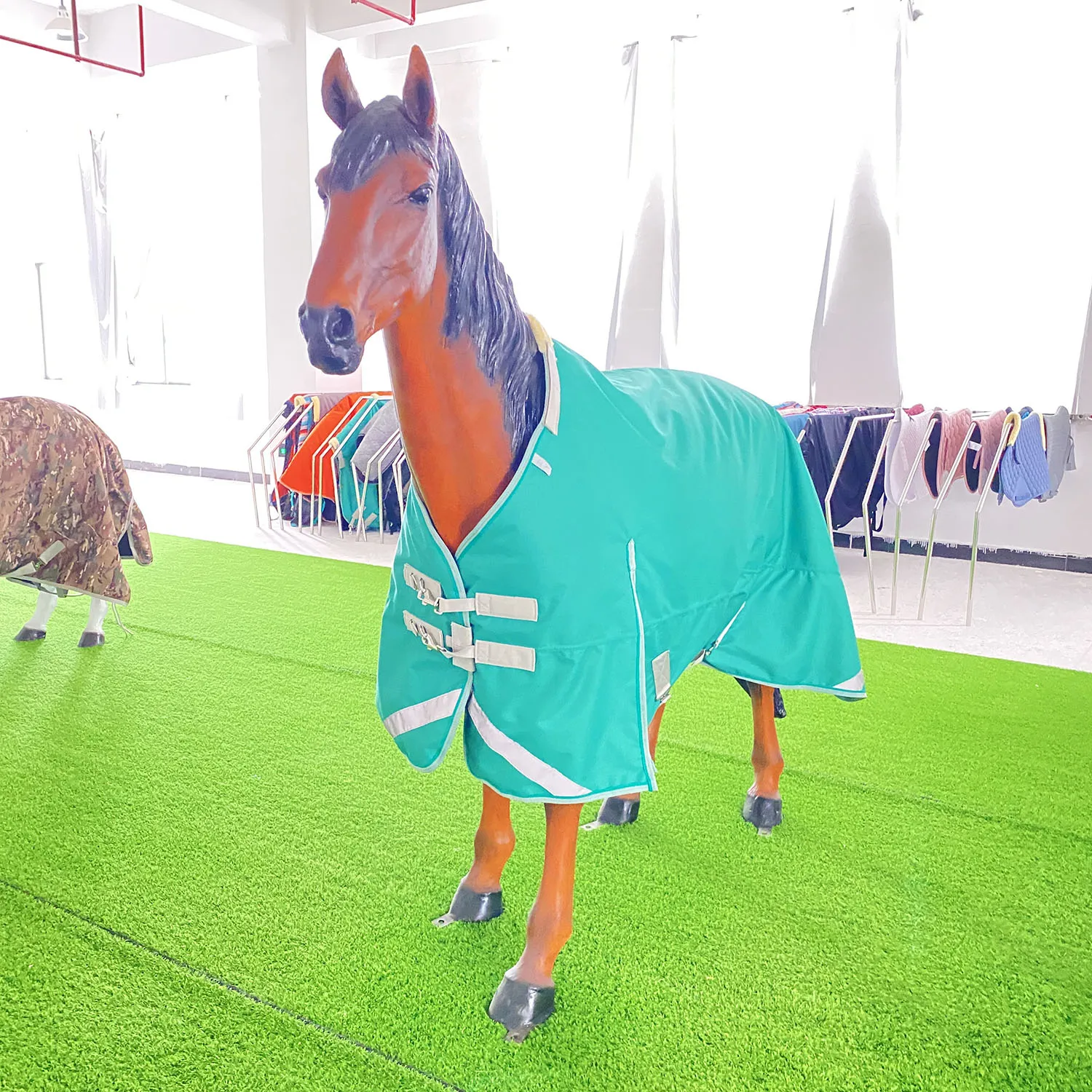 Outdoor Sport Equestrian Equipment Ripstop Warm Horse Blanket Waterproof Travel Breathable Horse Rug With Neck Cover