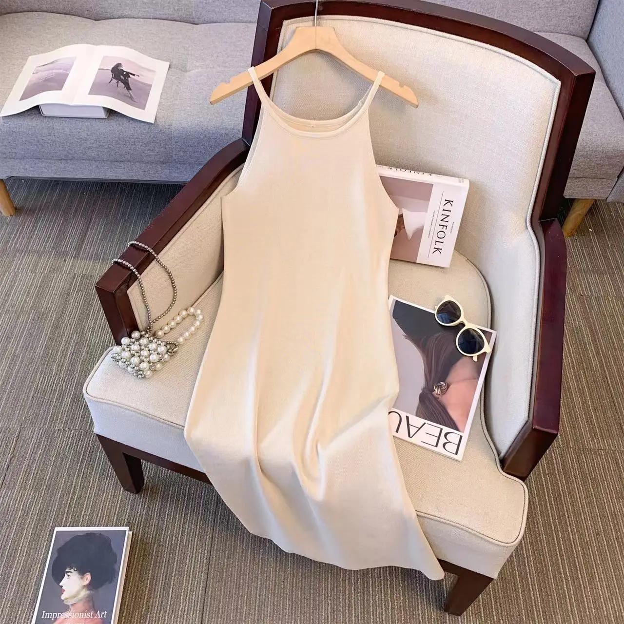 Robe longue à bretelles brillantes pour femmes, taille élastique, tambour mince, solide, document, licou, mode, nouveau, été, 2024