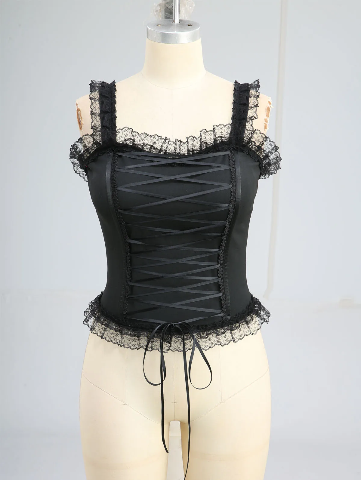 เสื้อครอปท็อปทรงคอร์เซ็ทแบบผูกเชือก แต่งลูกไม้ลายดอกไม้ ระบายลูกไม้ สีดำ สไตล์ลำลอง แบบเต็มคัพ ปิดด้านหลัง ยี่ห้อ ROSEGAL ไซส์พลัส