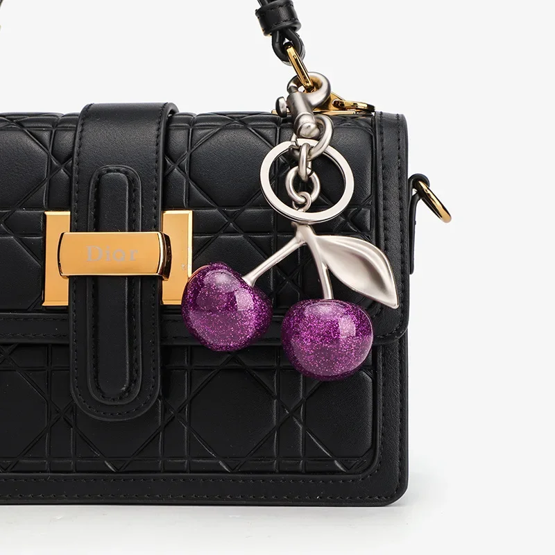 Para bolso de lujo, bolso de hombro, colgante de cereza púrpura, decoración, llavero de alta calidad para mujer, accesorios de fijación para bolsos