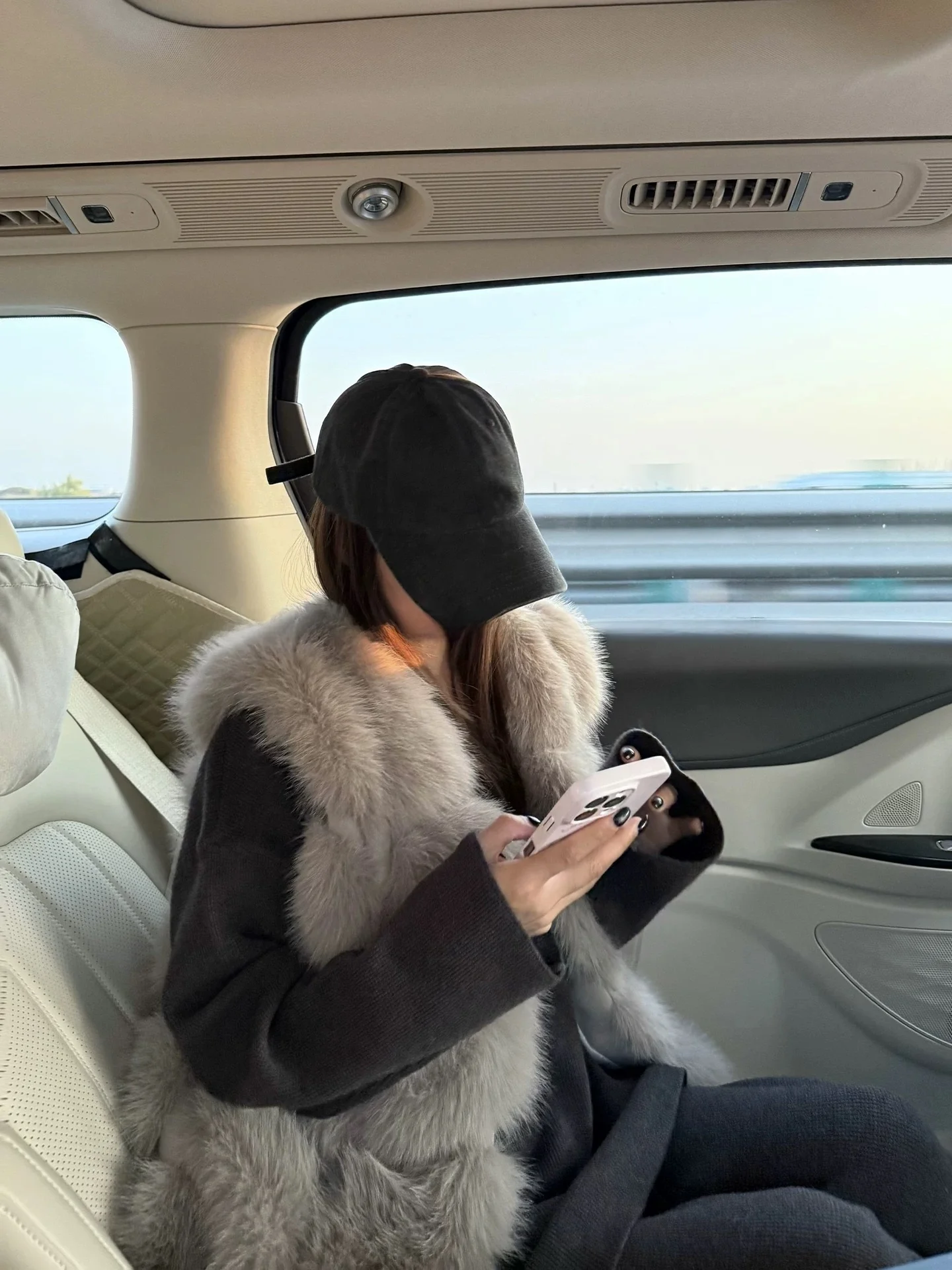 

YOLO OP Winter Special Edition Eco-Friendly Fur Vest Versatile Outerwear Simple Sle ort Length Loose Fit for Young Women