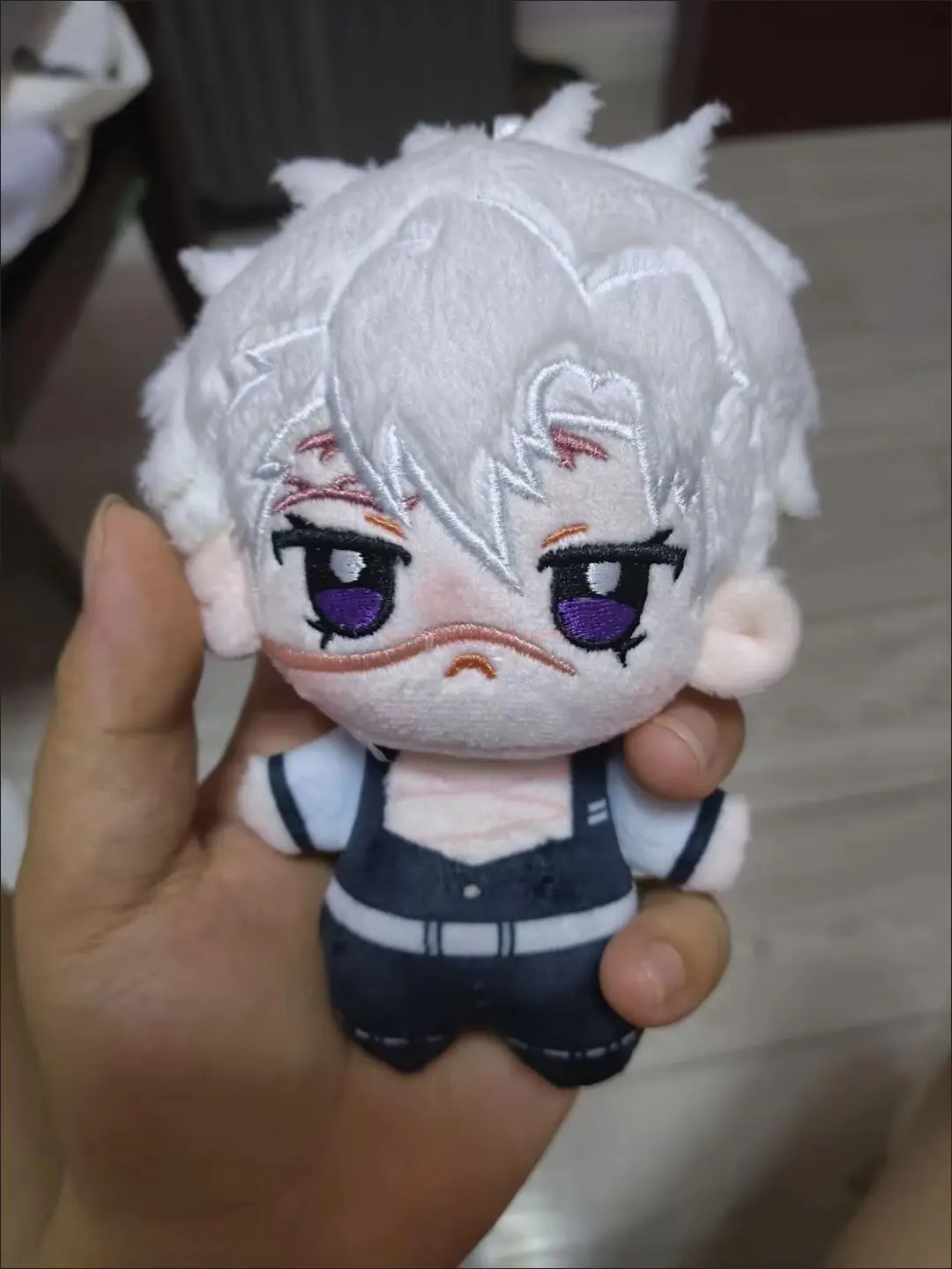 Caliente 10cm Demon Slayer Anime Shinazugawa Sanemi peluche lindo llavero de muñeca Pandent figura de dibujos animados de peluche accesorios juguetes Pandent