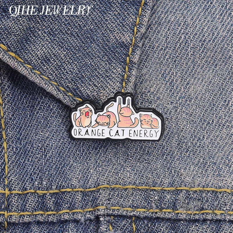 Nette ORANGE Katze Energie Emaille Pins Lustige Cartoon Vier kleine Katzen Broschen Schmuck Abzeichen Kleidung Anstecknadeln Cosplay Zubehör