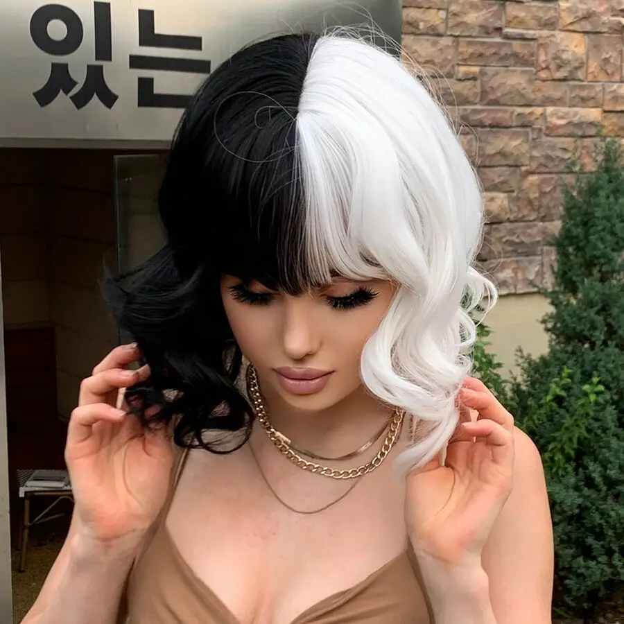 شعر كرويلا مموج باللونين الأبيض والأسود متوسط الطول بطول 12 بوصة مع غرة للارتداء اليومي لحفلات الهالوين