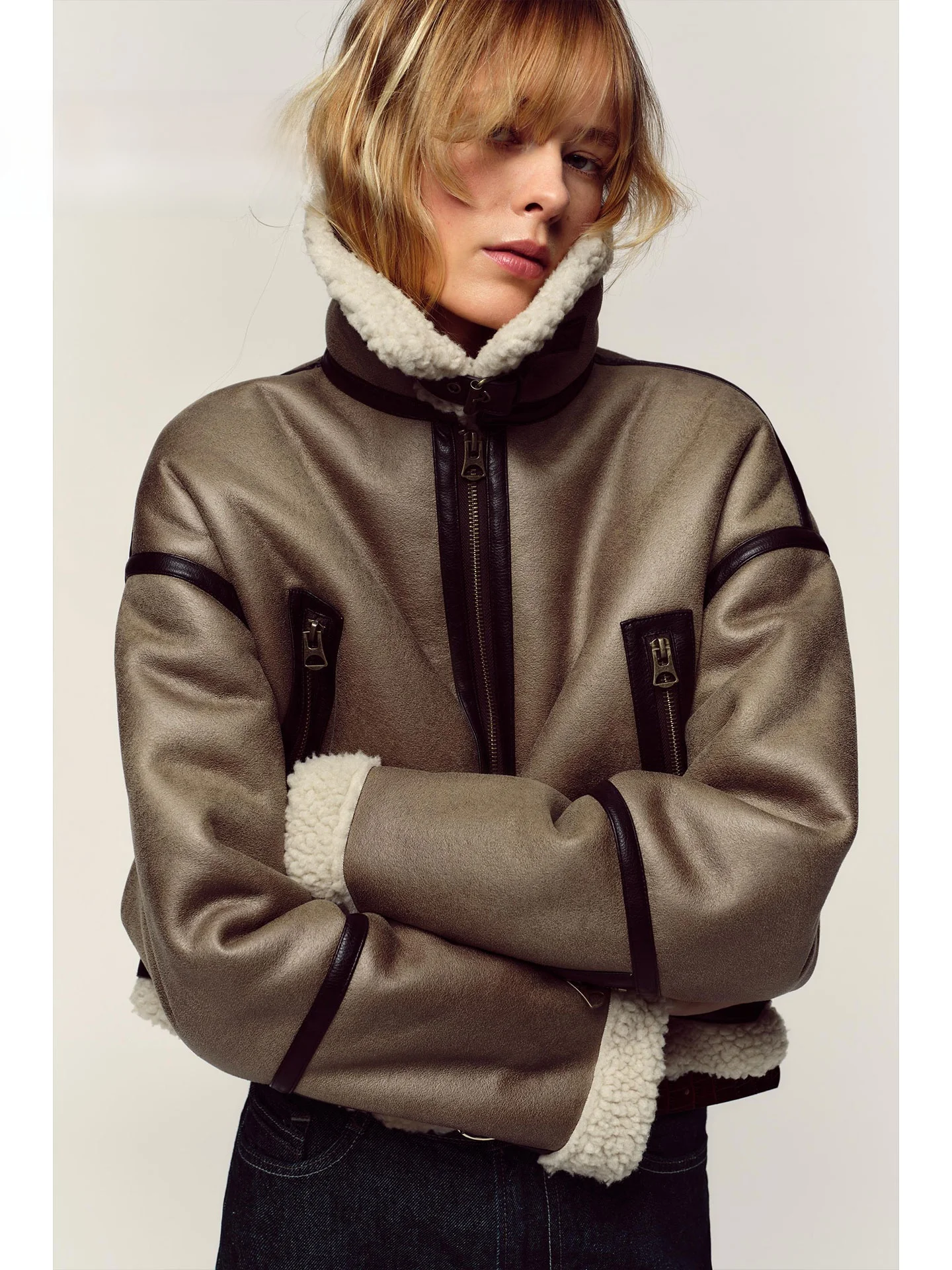 

Куртка ZAPRHA двусторонняя на флисовой подкладке, укороченная, женская, модная, в стиле Spicy Girl, для повседневной носки, свободного кроя, с длинными рукавами