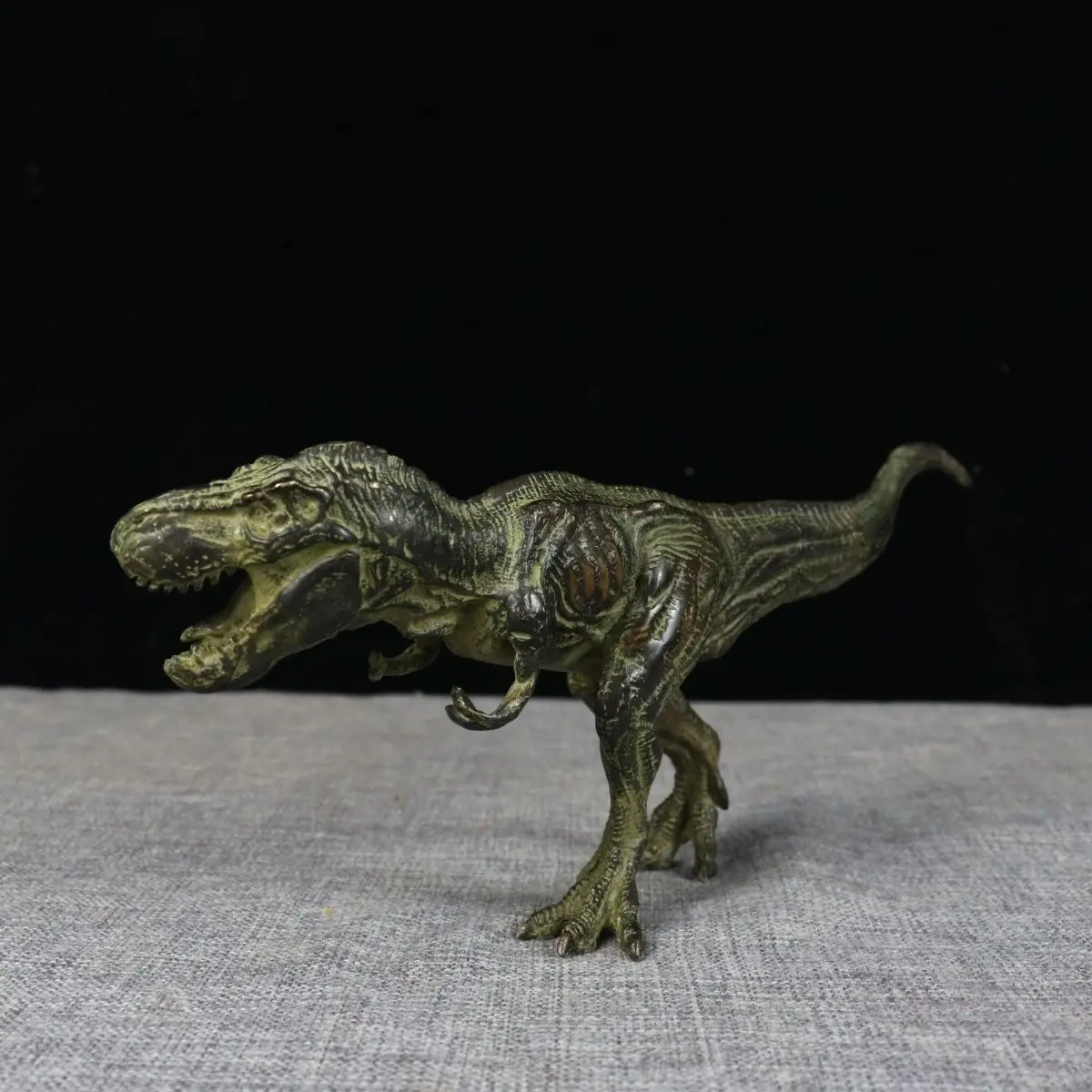 Retro Tyrannosaurus rex dinosaur Ornament Decoration Tea Pet Figurines Desk Decor Accessories