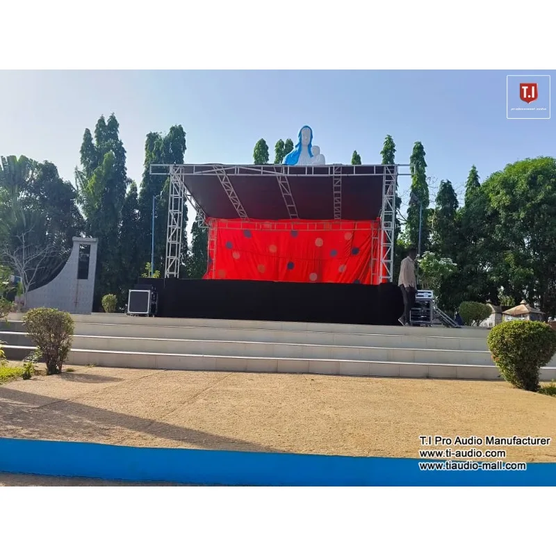 Dual 12 Inch Suara Dinamis Bertenaga Untuk Tempat Luar Ruangan Cangkang Logam Suara Jernih Sempurna Untuk Panggung