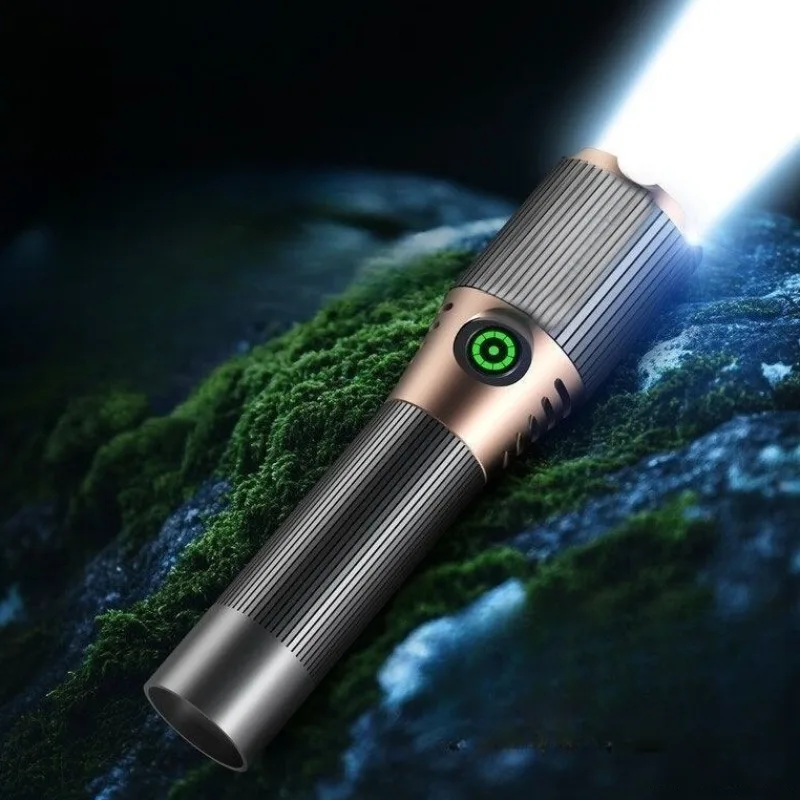 New Zoomable Telescopic Flashlight Super Bright Rechargeable Torch Portable Emergency Light for Camping Mountaineering
