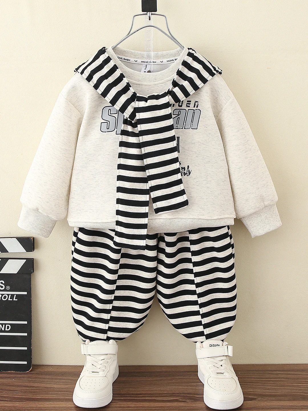 

Модный весенне-осенний комплект для мальчиков: стильная детская повседневная спортивная одежда, костюм-двойка, толстовка и брюки.