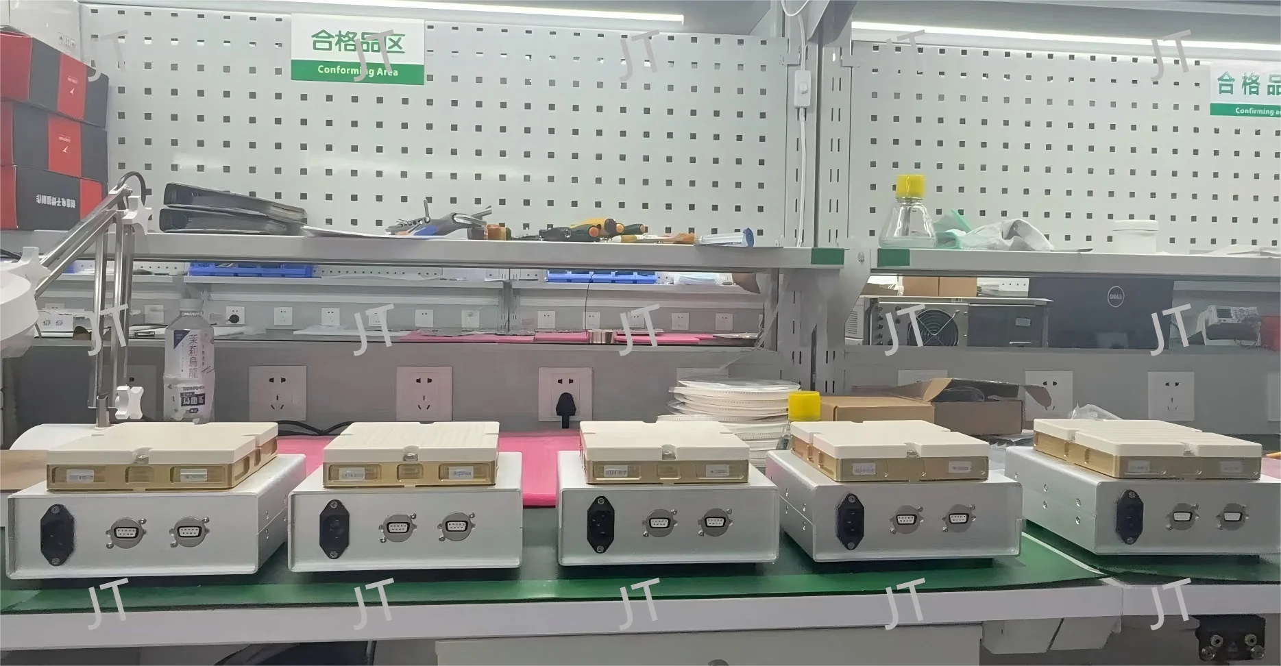 Antena GNSS Terintegrasi Berkinerja Tinggi SJAJ-4-B3-2P 3-Band Anti-Jamming dengan Dudukan Dasar 140x140mm