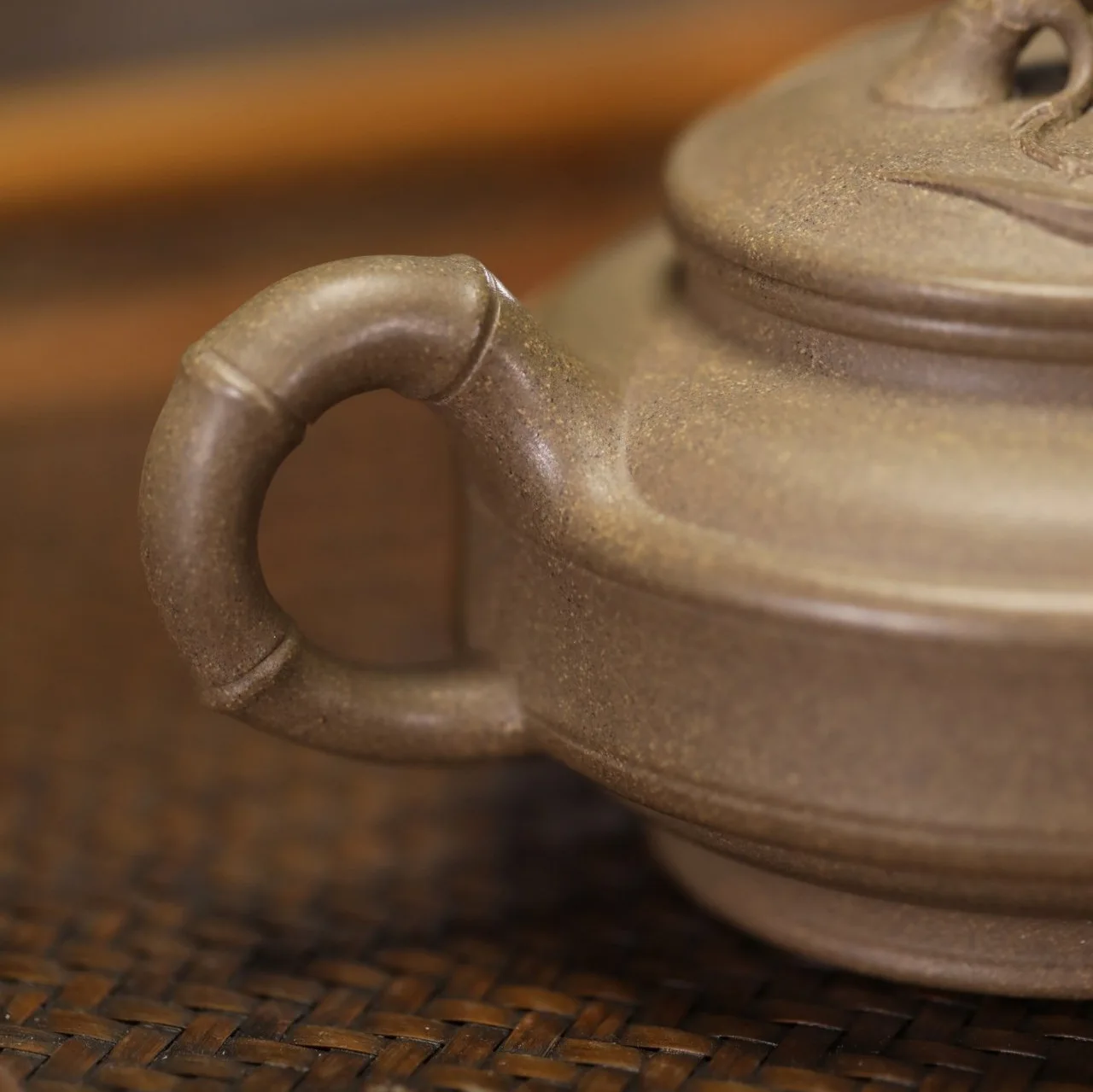 Yixing Zisha Teapot By A Famous Artisan Purely Handmade With Leaf Decoration Made From Raw Ore Of Crab Shell Green Clay Doubl