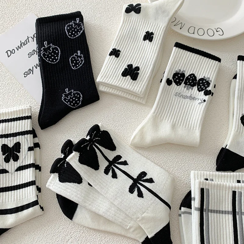 

Black and White Strawberry Socks Women's Autumn Winter Japanese Socks Long Tube Cotton Socks All-match Student Mid-tube Socks