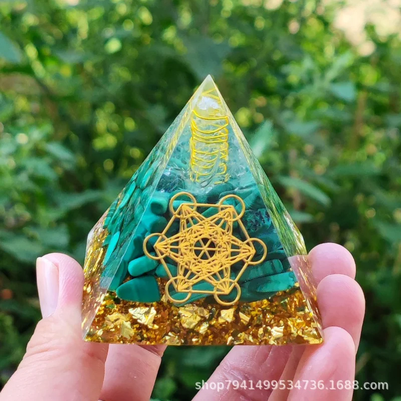 

Ogen Energy Crystal Ball Gravel Pyramid Home Crafts Resin Decorations Desktop Decoration Dream Come True