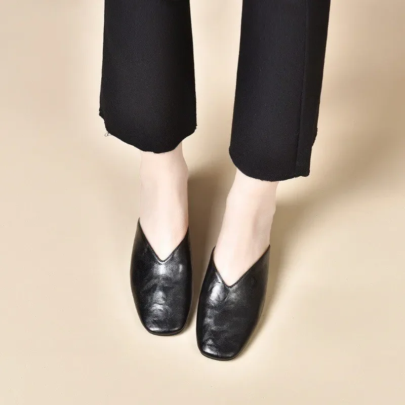 Women's Retro Square-Toe Chunky Heel Mules, Soft Leather Comfortable Slip-On Sandals, Suitable for Daily and Office Wear view 6
