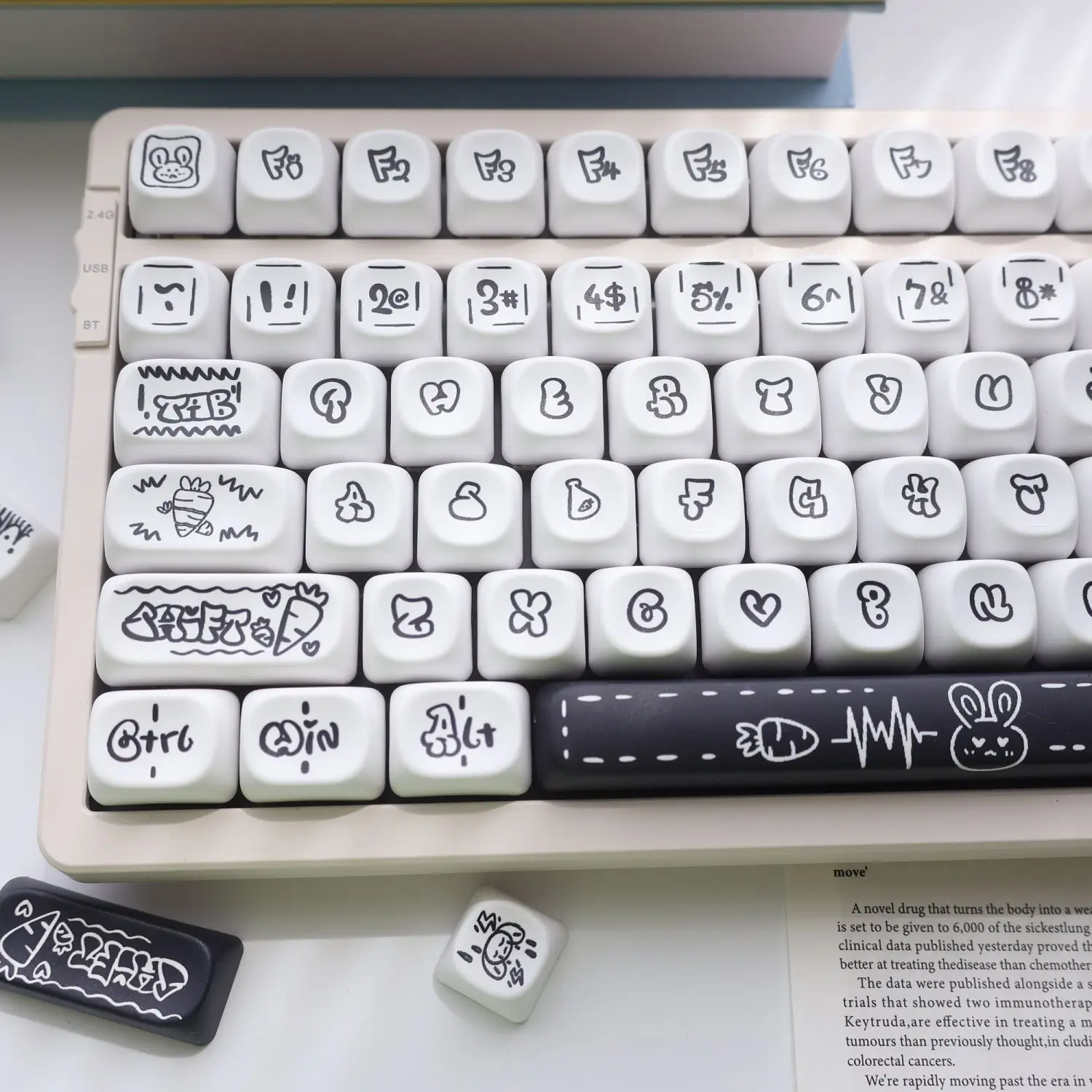 131 Keys MOA Profile Cute Carrot Rabbit Theme Keycaps PBT Thermal Sublimation Mechanical Keyboard Caps White Graffiti Keycap