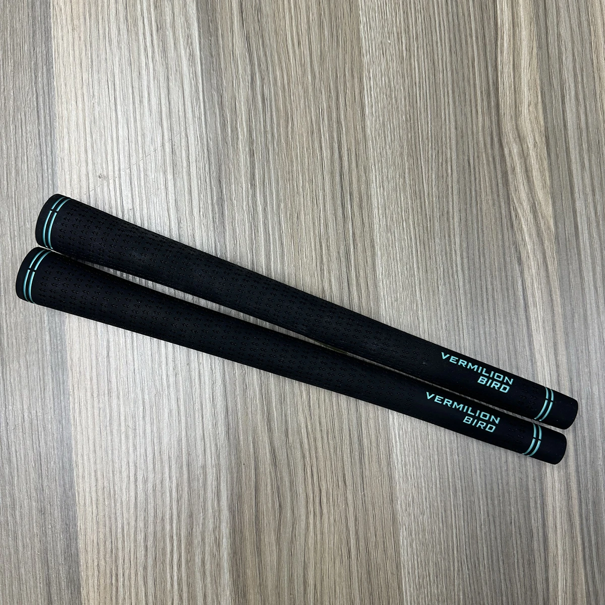 VERMILION BIRD Golf Grip /Advanced Surface Texture Design / Midsize Irons/ Woods Universal Golf Club Grip Black