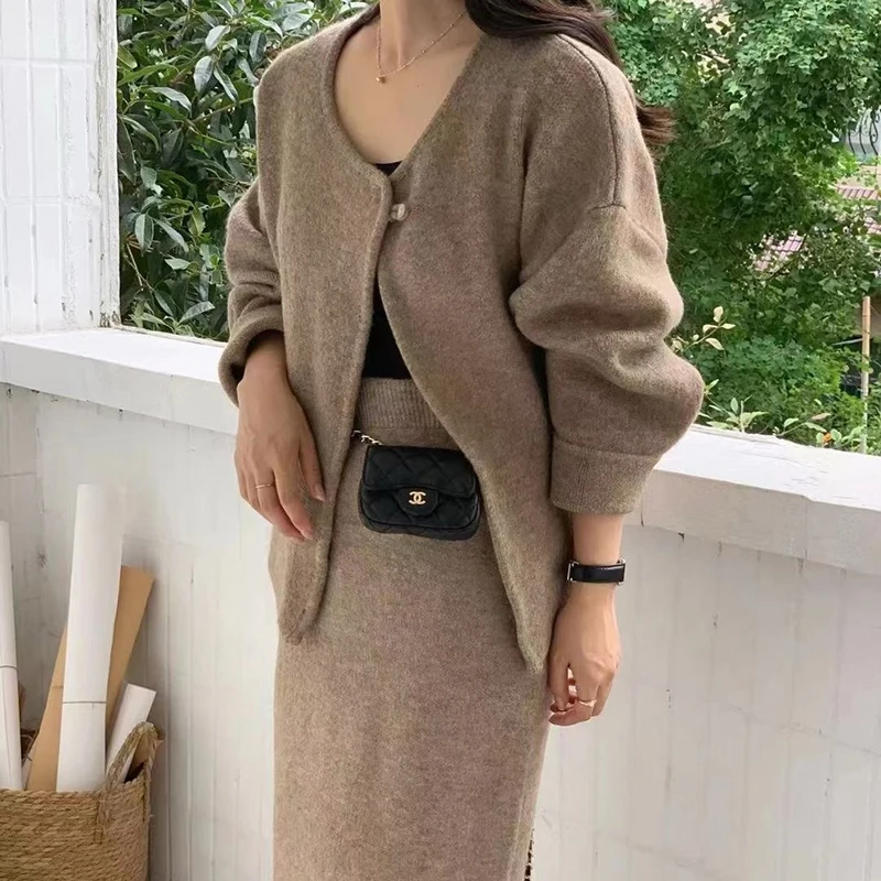 

Корейский повседневный вязаный комплект в ленивом стиле, женский осенне-зимний новый шаль, топ + полуюбка с высокой талией, комплект из двух предметов