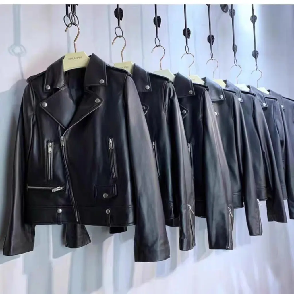 Chaqueta de cuero pequeña negra a la moda para mujer, chaqueta corta de PU para motocicleta, solapa coreana, prendas de vestir exteriores para primavera y otoño