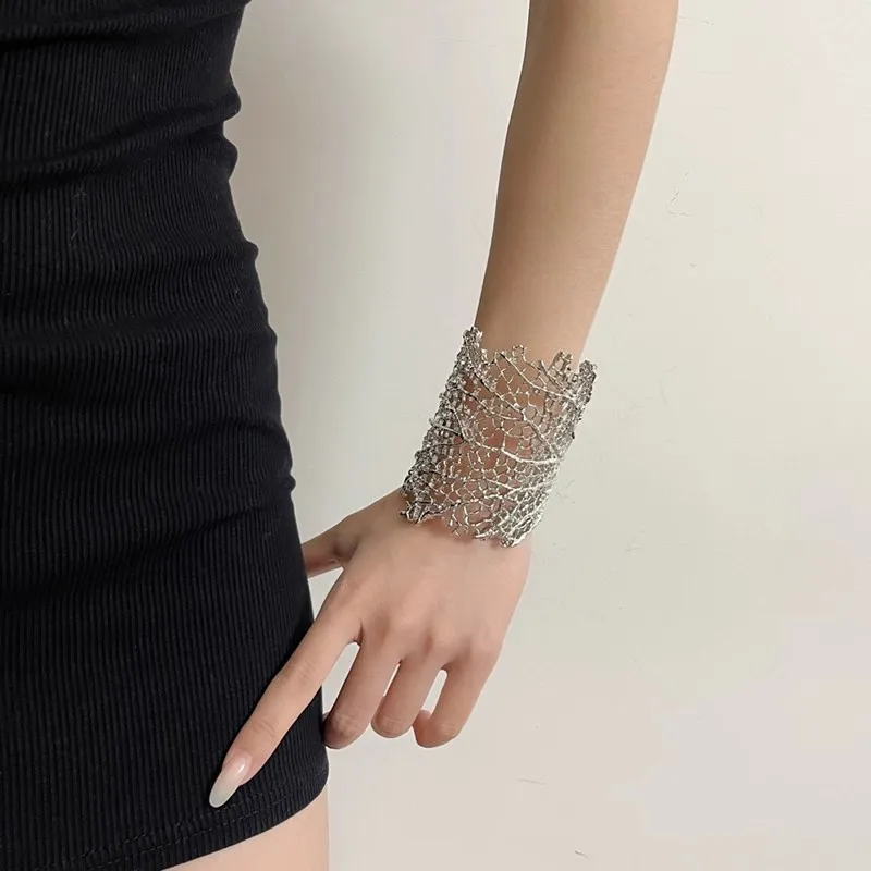 خمر الجوف المعادن المرجان الملمس سوار مفتوح للنساء الأوروبية والأمريكية شخصية مبالغ فيها الاتجاه مجوهرات هدية #6