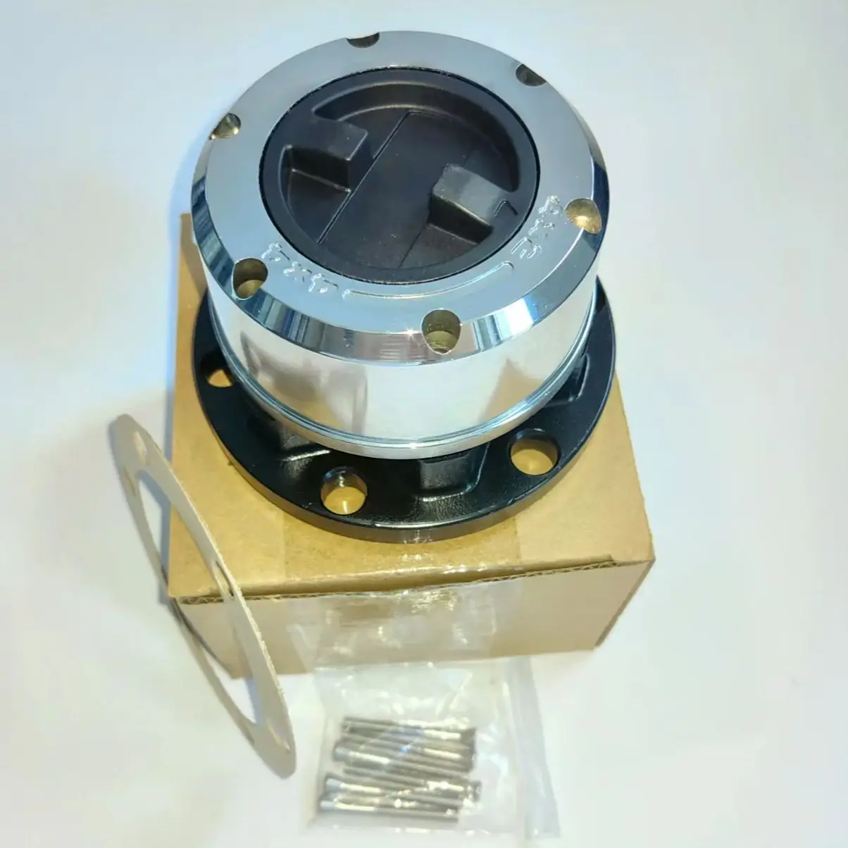 

1 шт. x для Nissan Patrol III/1 Hardtop (K160) 3,3 1983-1988 ступица свободного колеса AVM423 B042