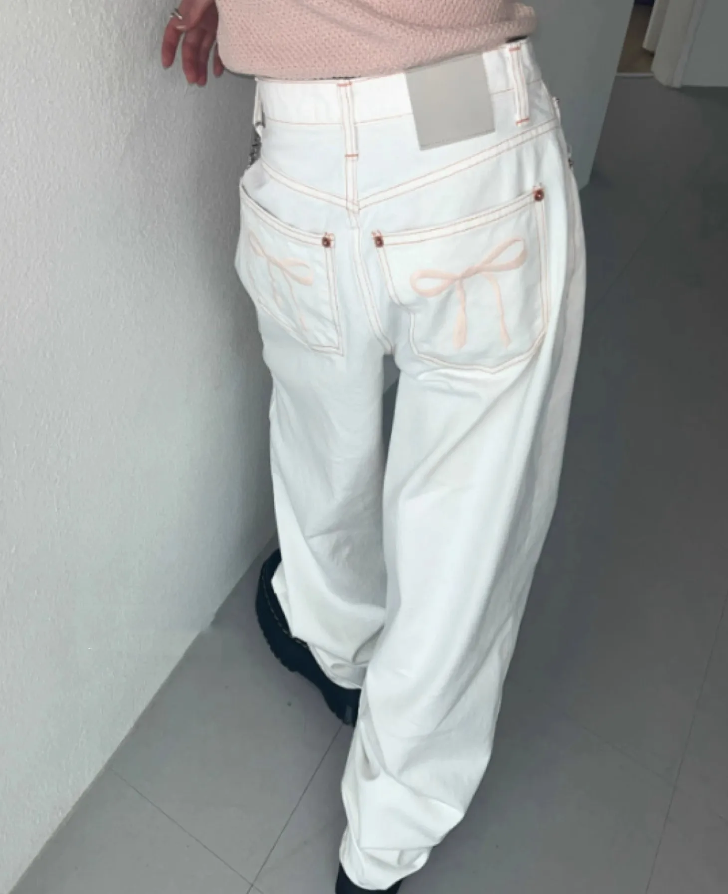 

Sweet Simple Knot Embroidered Print Pocket High Waist Straight Leg Jeans Women's Summer Lightweight Stretch Denim