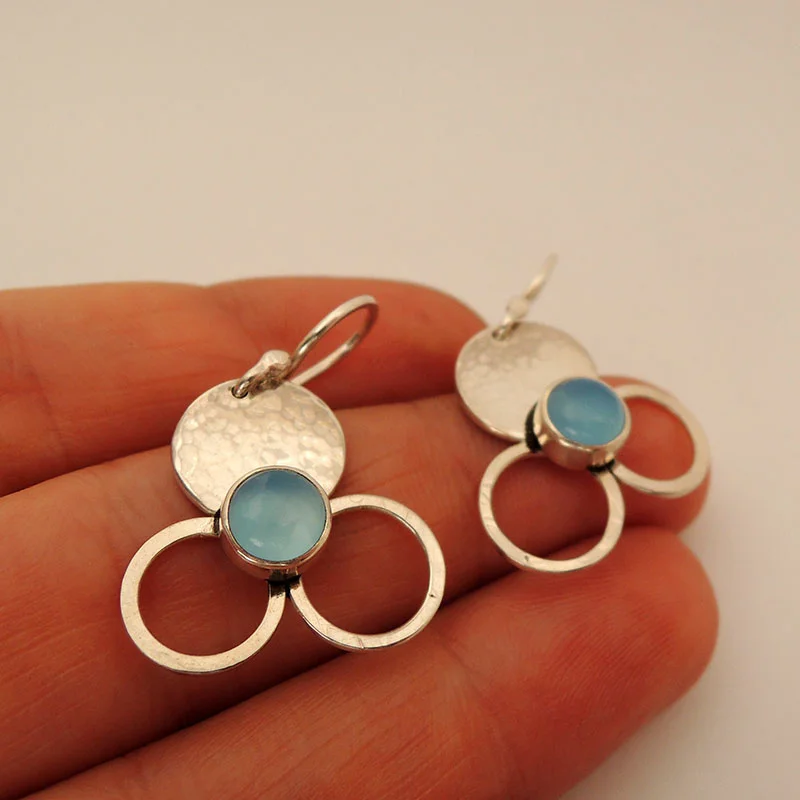 Böhmischer Stil Eingelegte Synthetische Aquamarin Kleeblatt-Form Hängeohrringe Damen Vintage Mode Bankett Jubiläum Schmuck Geschenk
