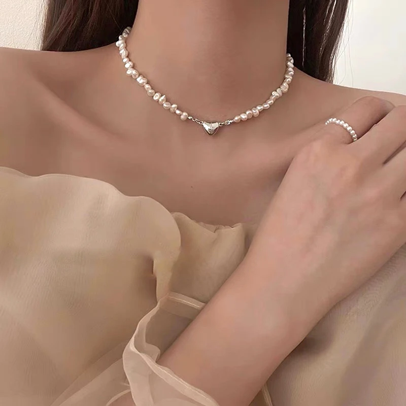

New Fashion Pearl Chain Choker Necklace For Women Girls 2024 Trend Jewelry Heart Pendant Bridal Engagement Gift