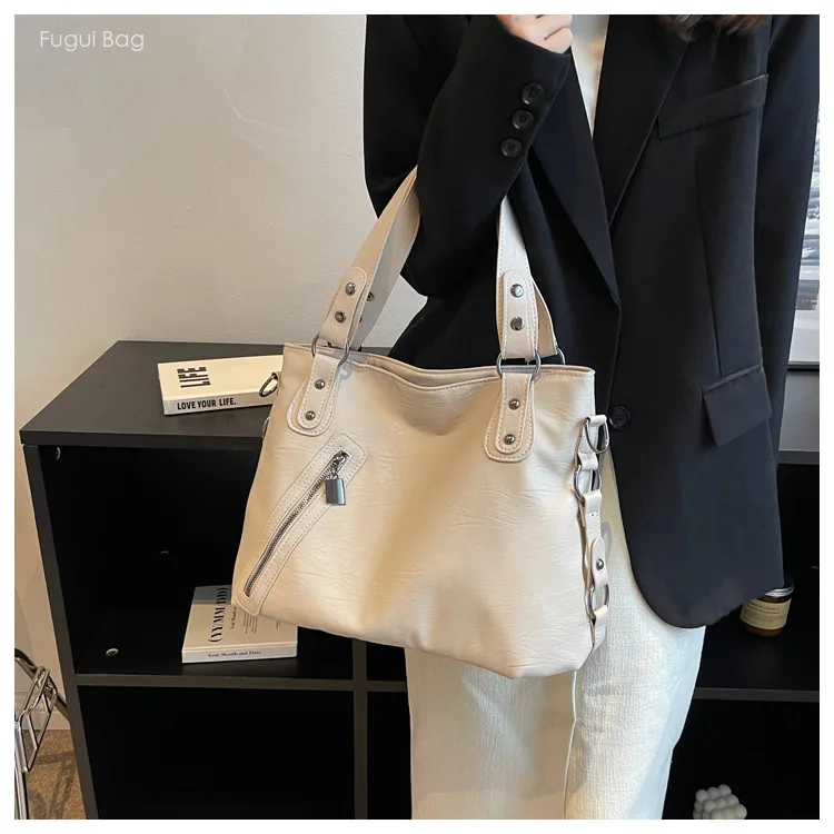 Women's One Shoulder Handbag Tote Bag Fashionable and Trendy Simple Large Capacity Korean Edition Commuting Leisure and Shopping