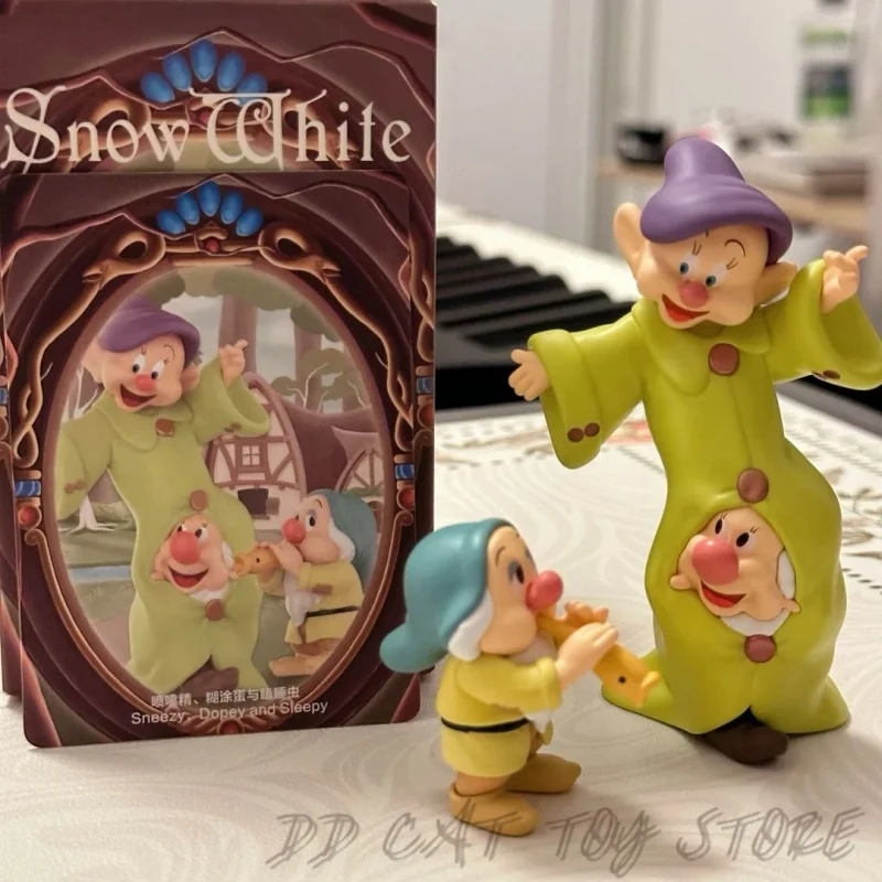 Disney Princess biancaneve Classic Series Blind Box Desk Decoration Ornament Surprise Box Cute Snow White Figure Kids Gift