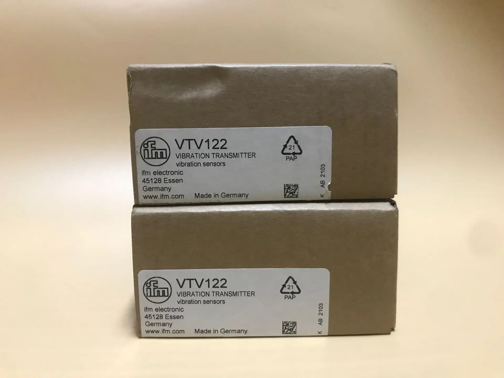 

VTV122 VKV022 VTV121 New Original IFM Vibration Sensor