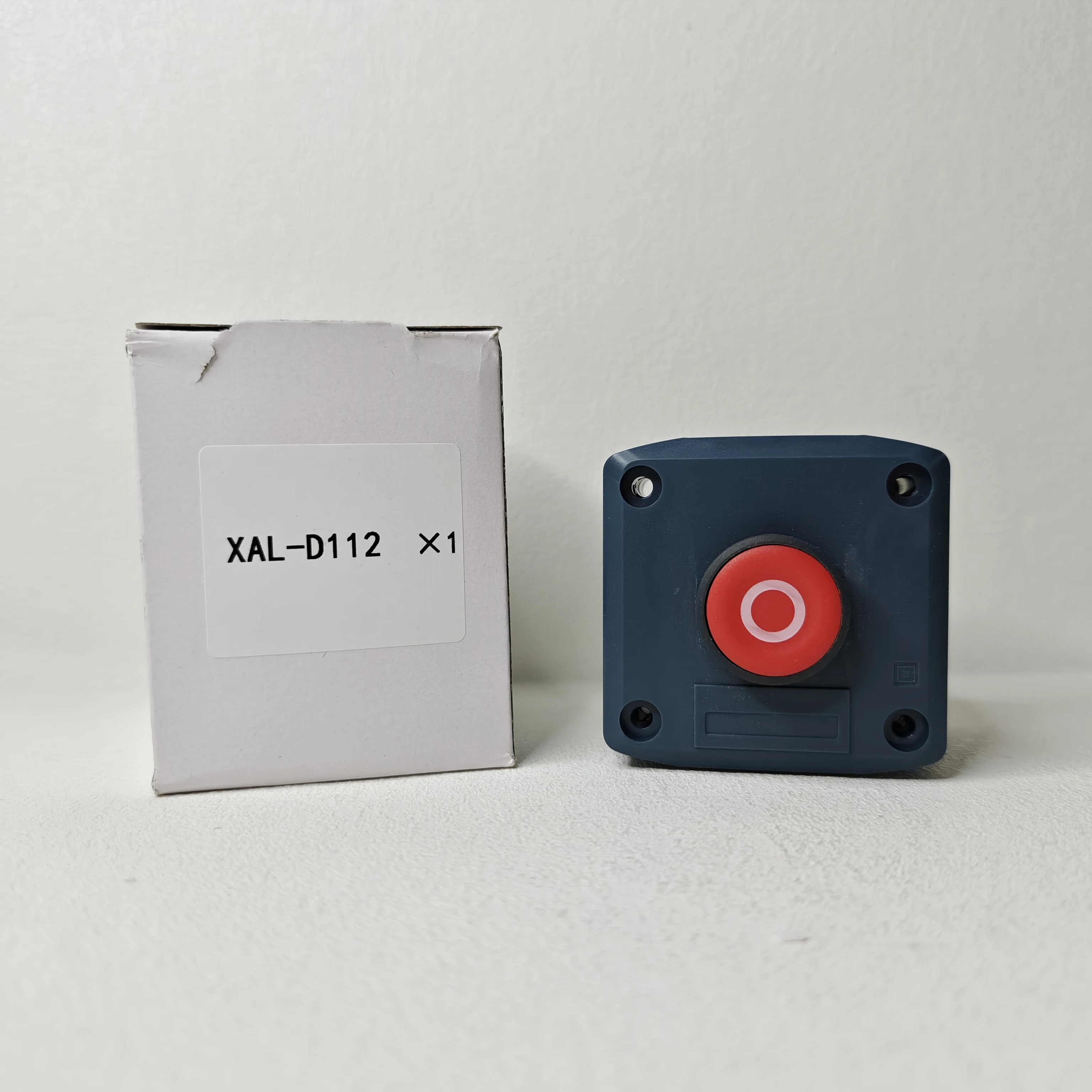 XAL-D112 Harmony XALD, XALK, 제어 스테이션, 플라스틱, 진회색 뚜껑, 빨간색 플러시 푸시 버튼 OEM 1개