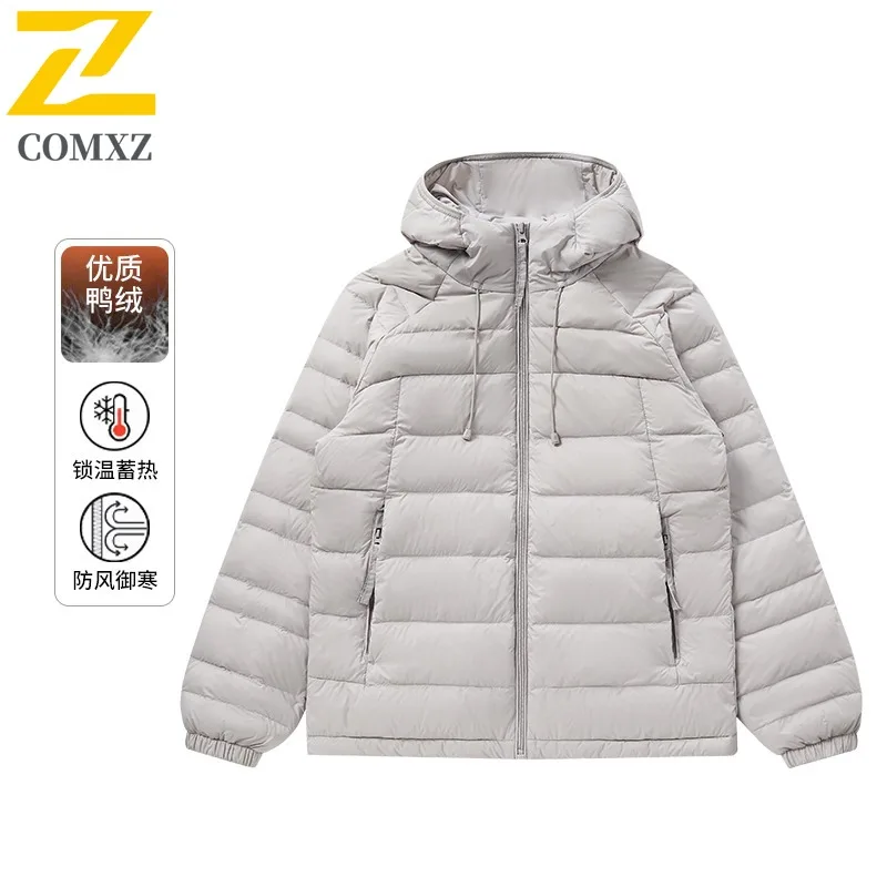COMXZ 90% Duck Down للجنسين نفس سترة خفيفة الوزن للشتاء في الهواء الطلق سترة حرارية رقيقة 2025 موضة جديدة سترة بقلنسوة غير رسمية