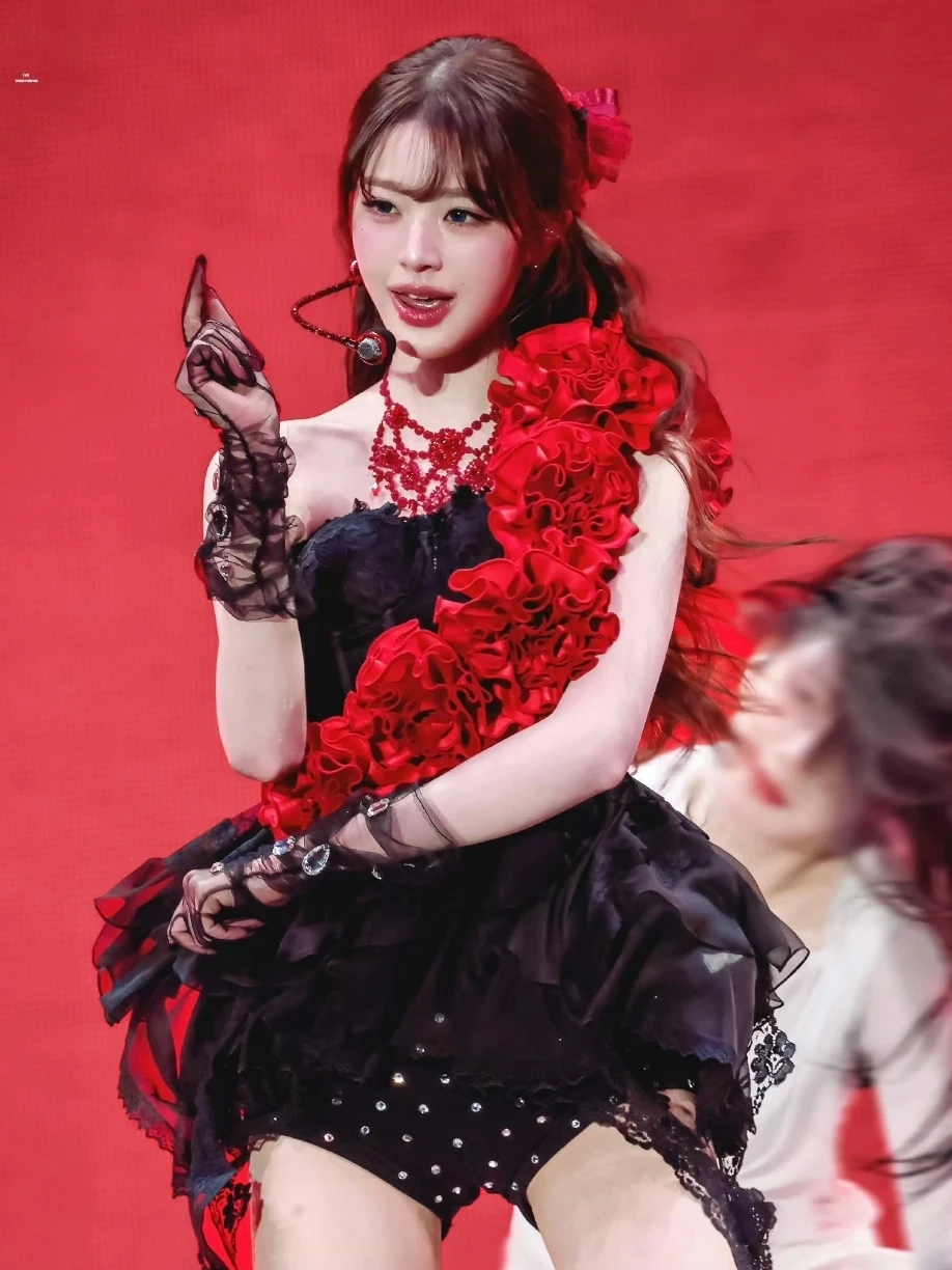 

Shine Diamond Red Flower Dress Stage Performance Song Girl Costume Strapless Gown Zhang Ying Love Idol Heavy Industry