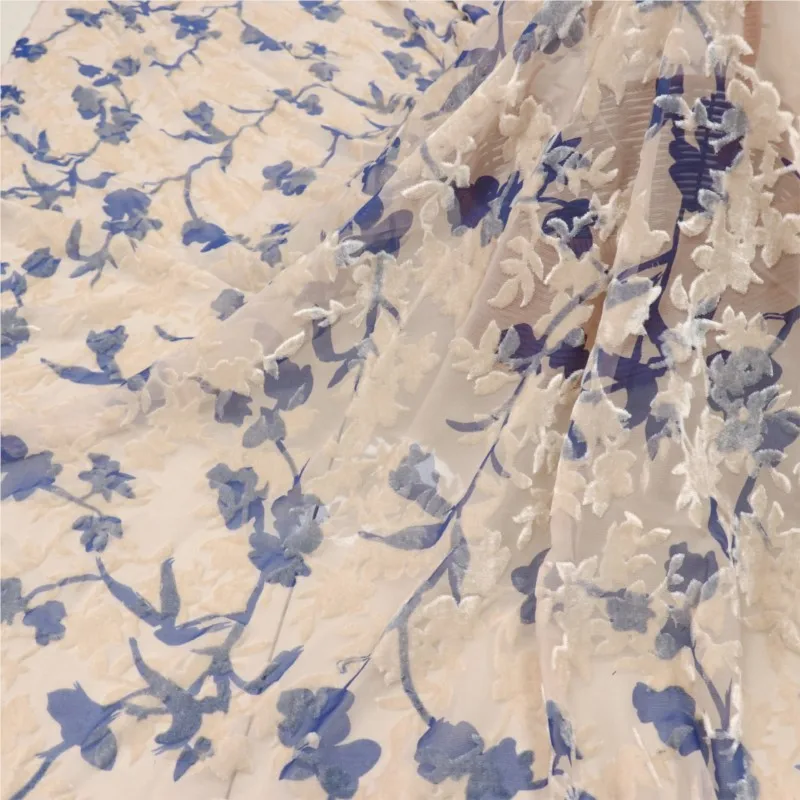 

Бархатное платье Cheongsam с принтом и цветочным узором из ткани