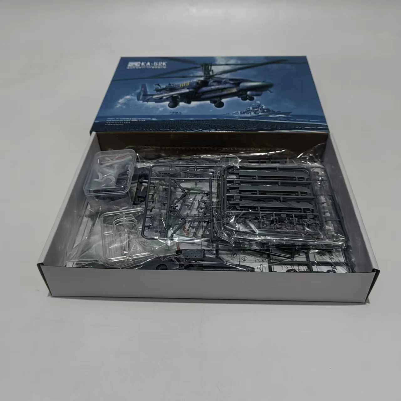 

МОДЕЛЬ DREAM 1/72 Русский вертолет на меховой основе KA-52K DM720032 Комплект сборки модели