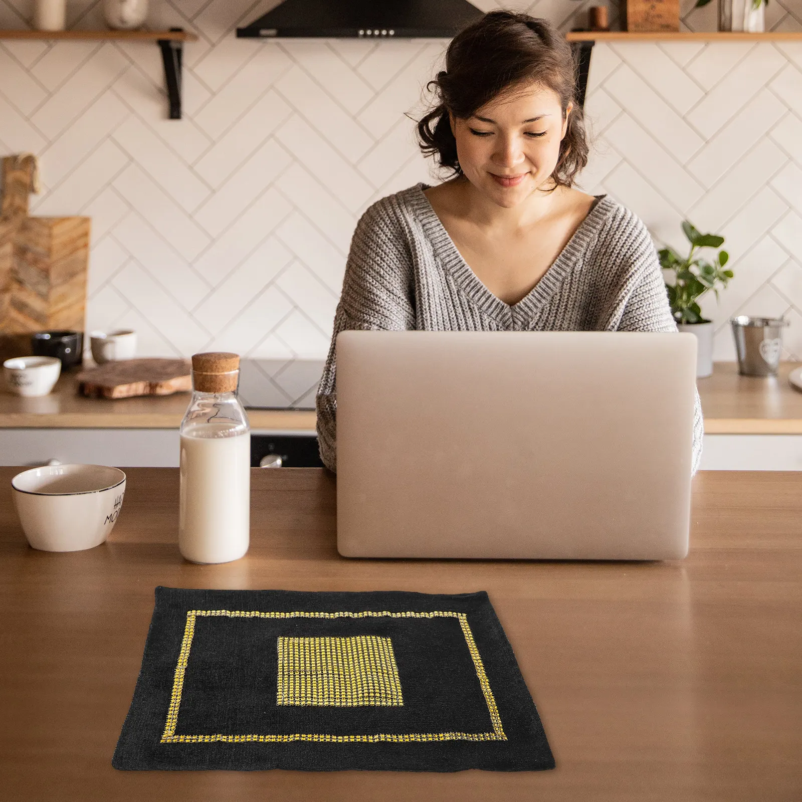 

2 шт. декоративных ковриков для стола с стразами в европейском стиле, мягкие и удобные, для украшения обеденного стола, банкетов, свадеб