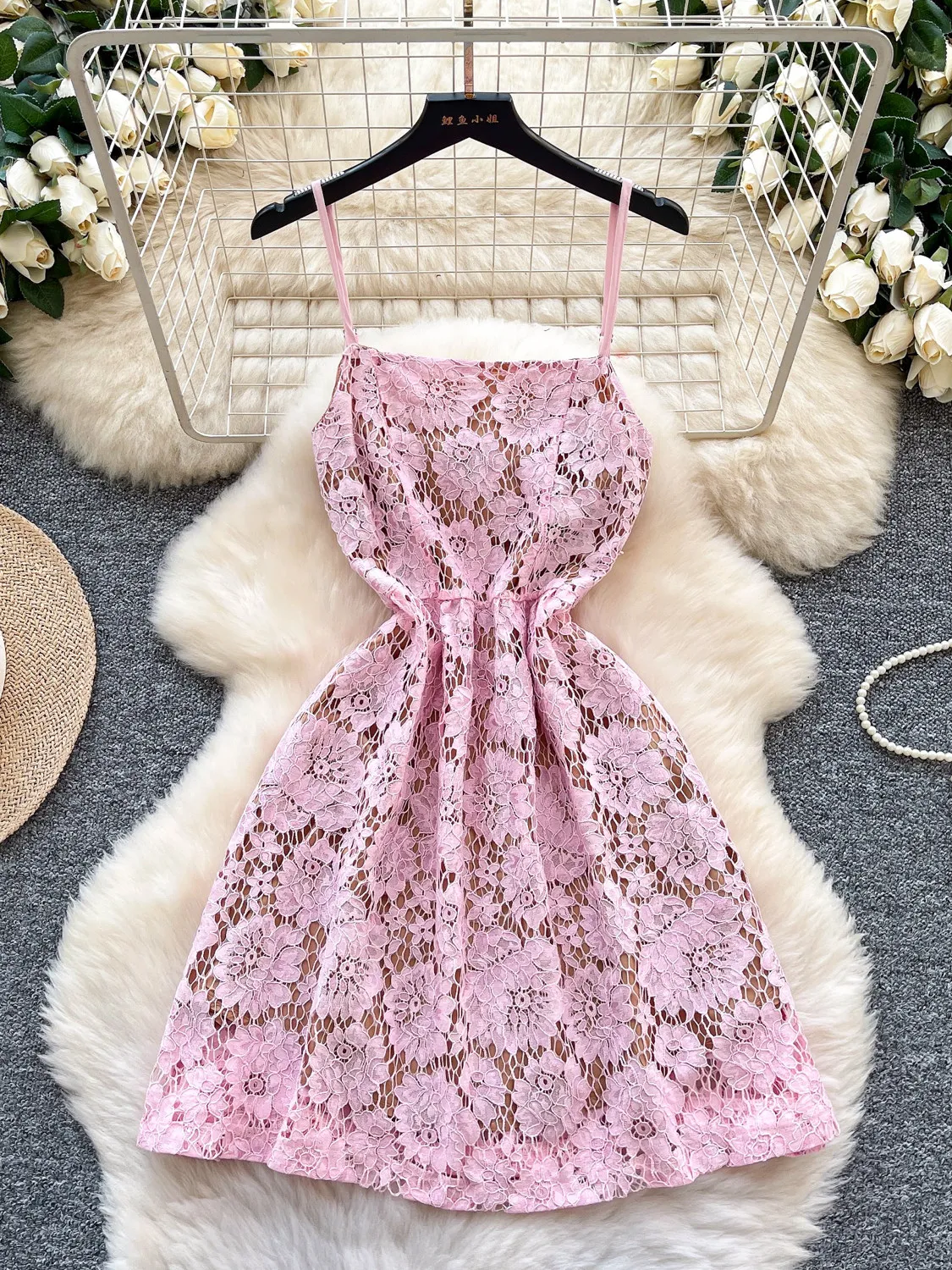 

Женское розовое мини-платье А-силуэта в винтажном стиле, элегантное, с открытыми плечами, роскошное, кружевное, для вечеринок, в стиле Y2K, цельное, весенне-осенняя одежда
