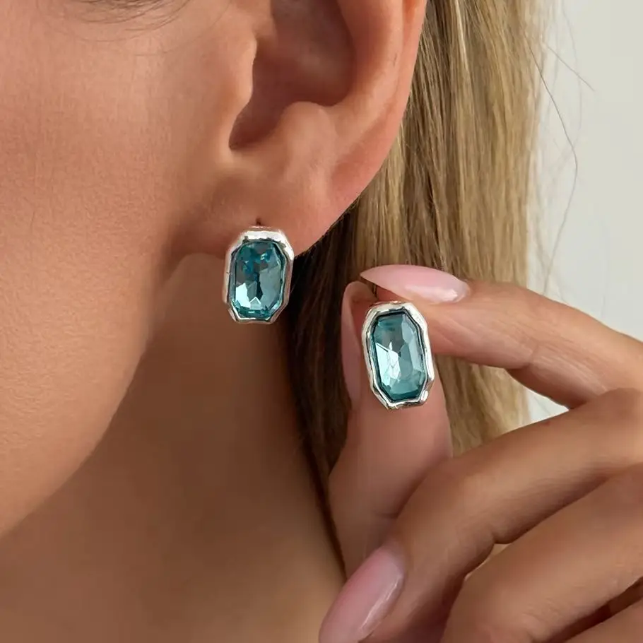 Ingemark Elegant Shiny Glass Rhinestones Stud Earrings for Women 2026 New Trendy Geometric Metal Piercing Earrings Y2K Jewelry