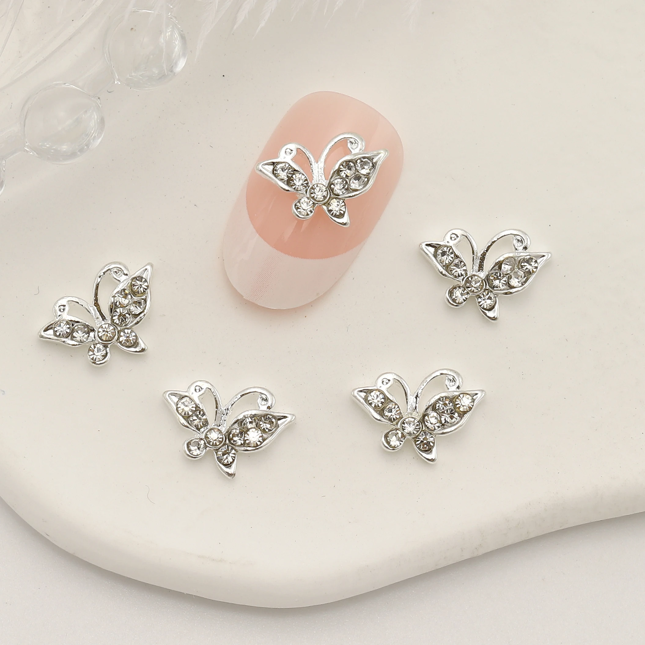 10 stuks 3D schattige legering vlinder nail art charme minimalistische gouden en zilveren vlinder nageldecoratie accessoires DIY nagel ca