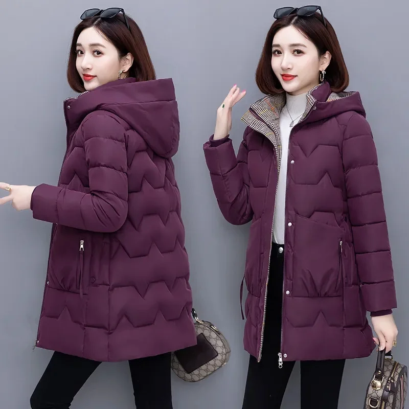 7XL Piumino moda donna anziana di mezza età Parka da donna Giacca in cotone da madre Giacca in cotone coreano Cappotto imbottito femminile